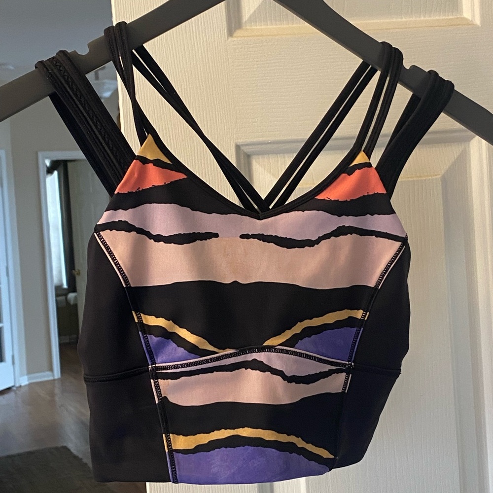 Lululemon sports bra